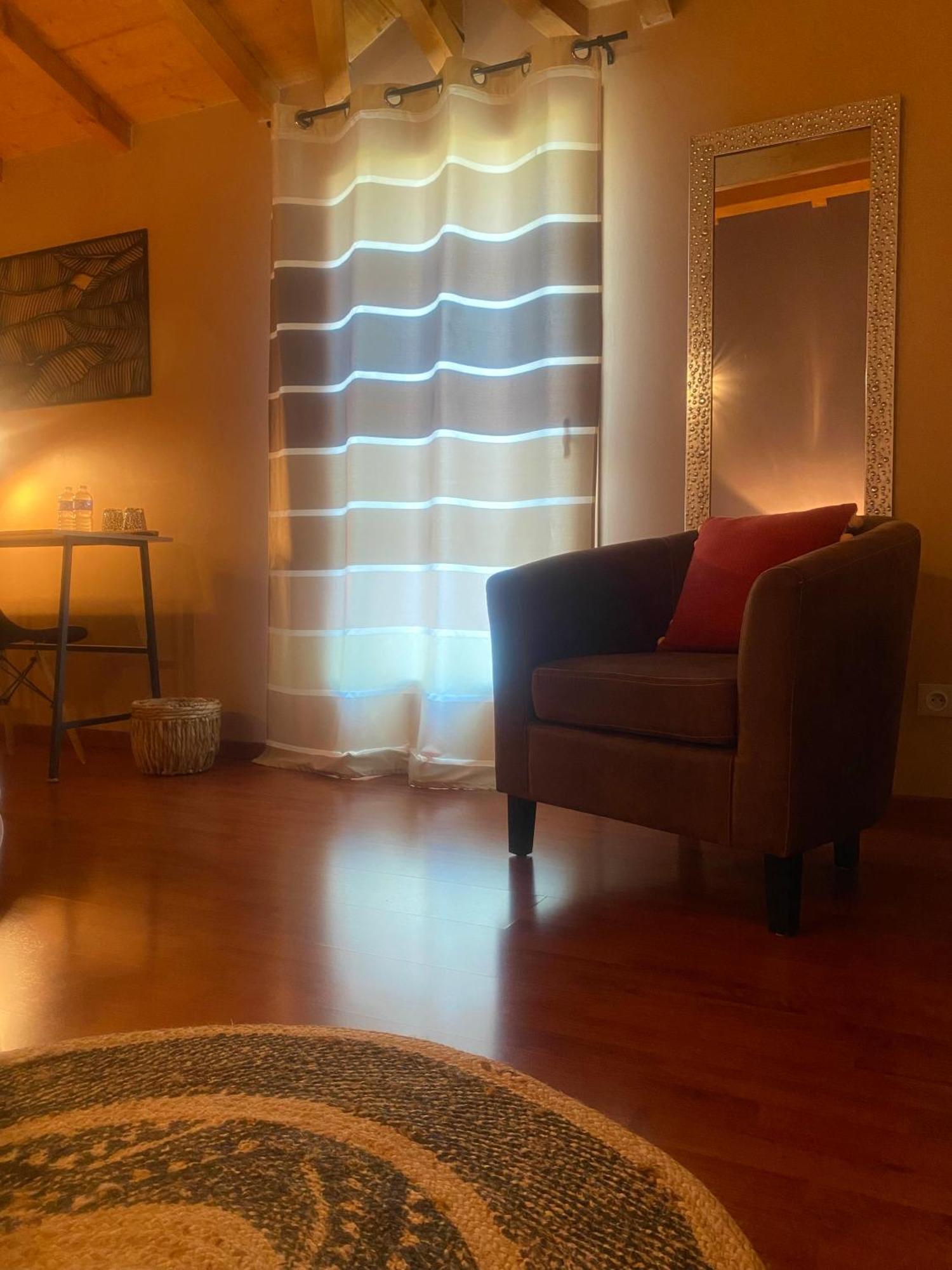 Le Domaine D'Adrien Apartment Larnage Екстериор снимка