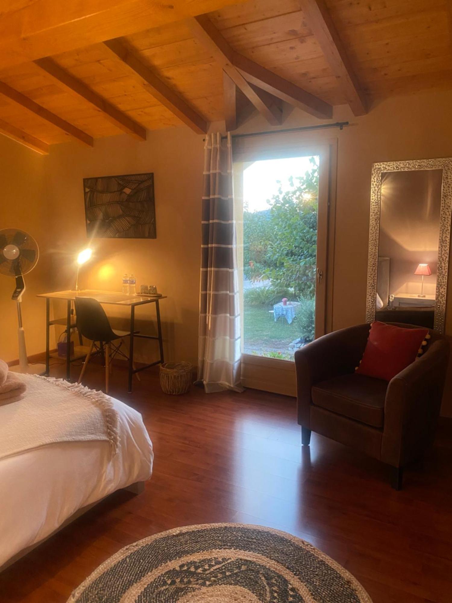 Le Domaine D'Adrien Apartment Larnage Екстериор снимка